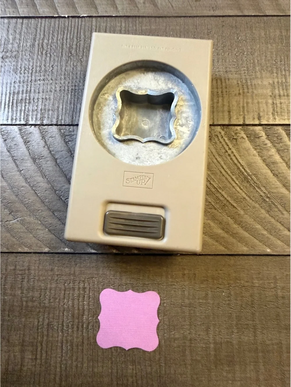 Stampin’ Up Curly Label shape punch
